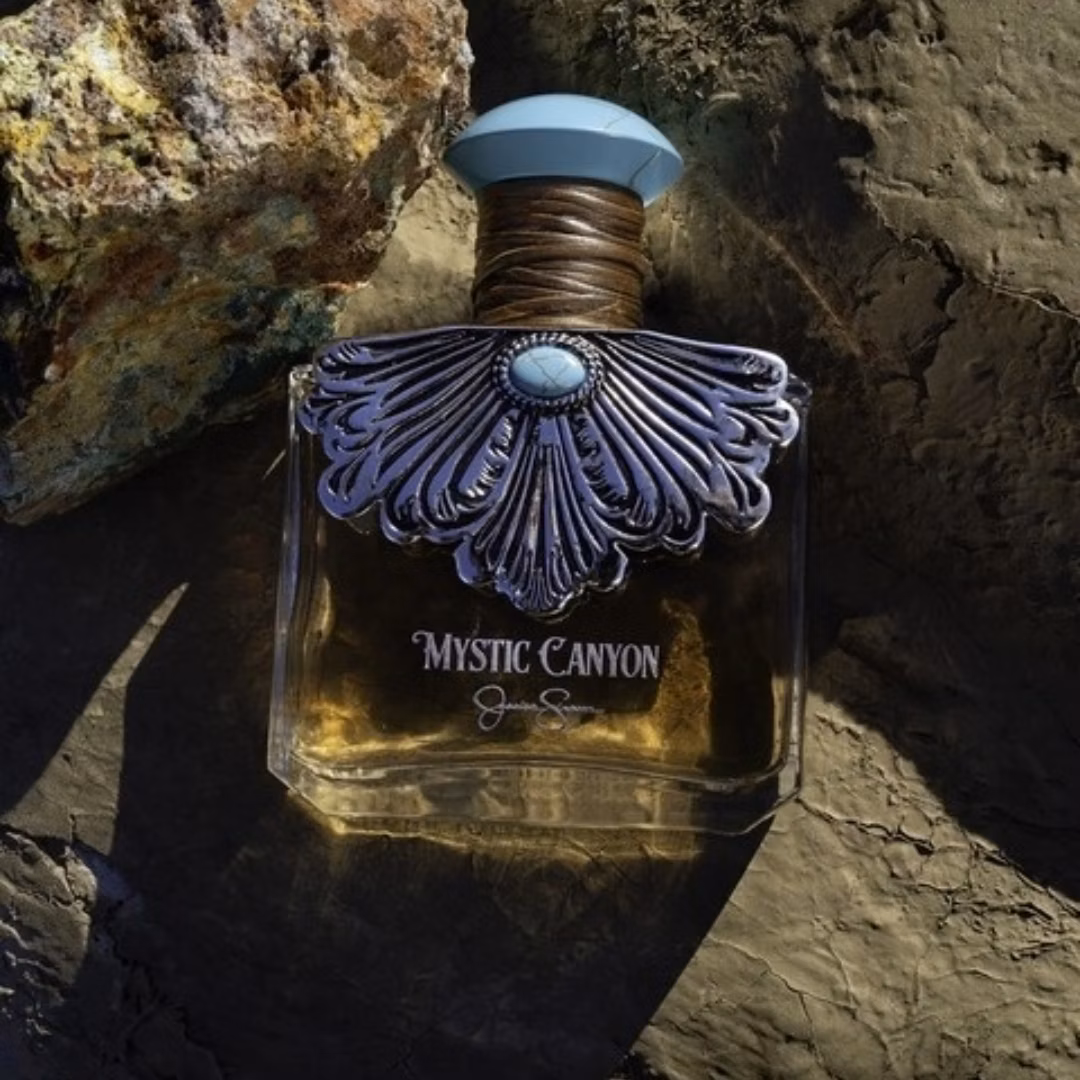 Флакон аромату Mystic Canyon від Джессіки Сімпсон